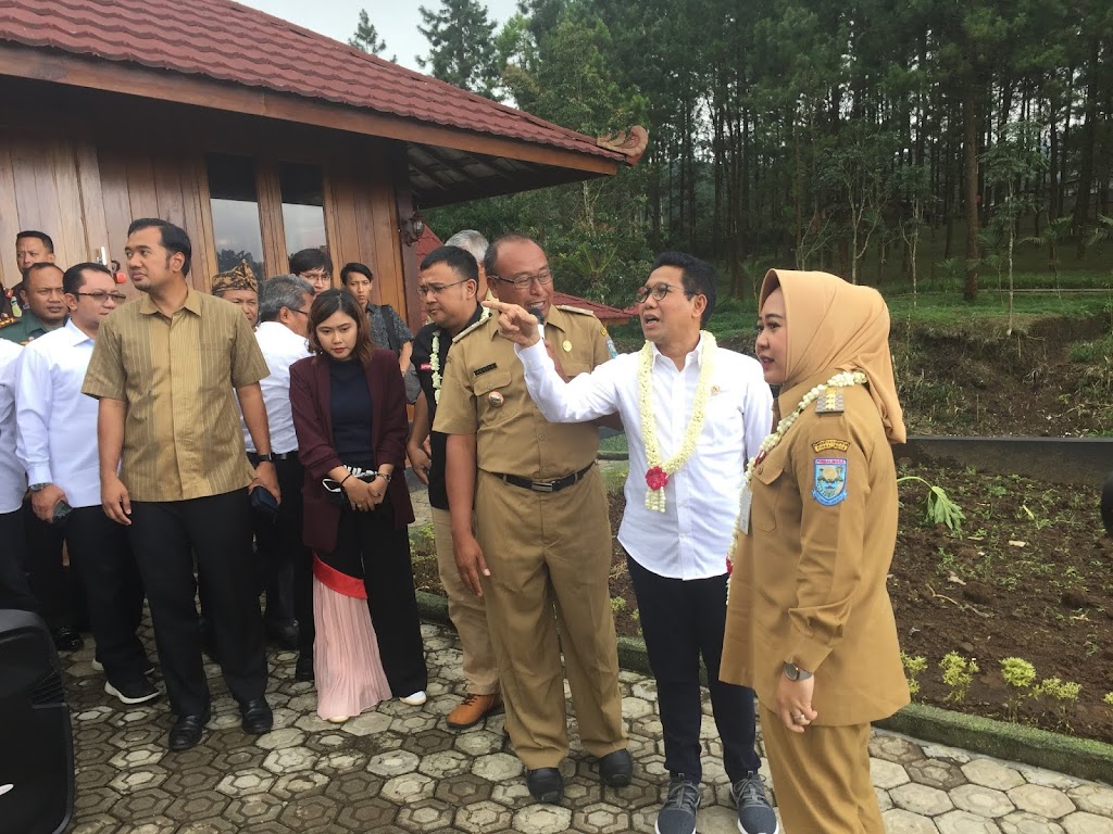 KUNJUNGAN MENTERI DESA PEMBANGUNAN DESA TERTINGGAL DAN TRANSMIGRASI